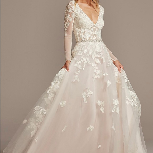 LACE FLORAL WEDDING DRESS - GENTLY USED SIZE 10